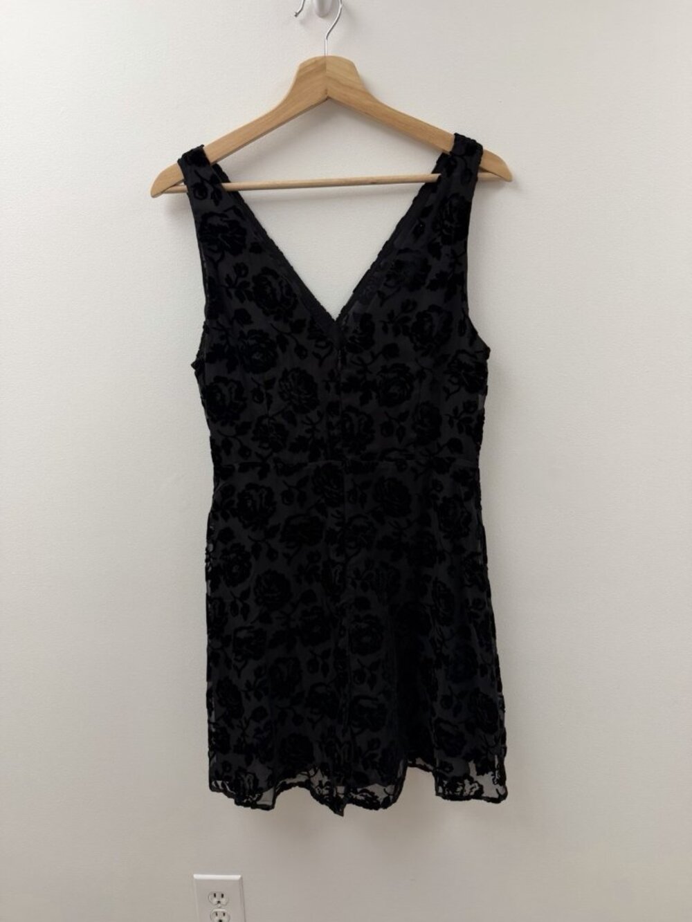 GAP Women's Velvet Floral Mini Dress Black Sz M NWT - Picture 6 of 11